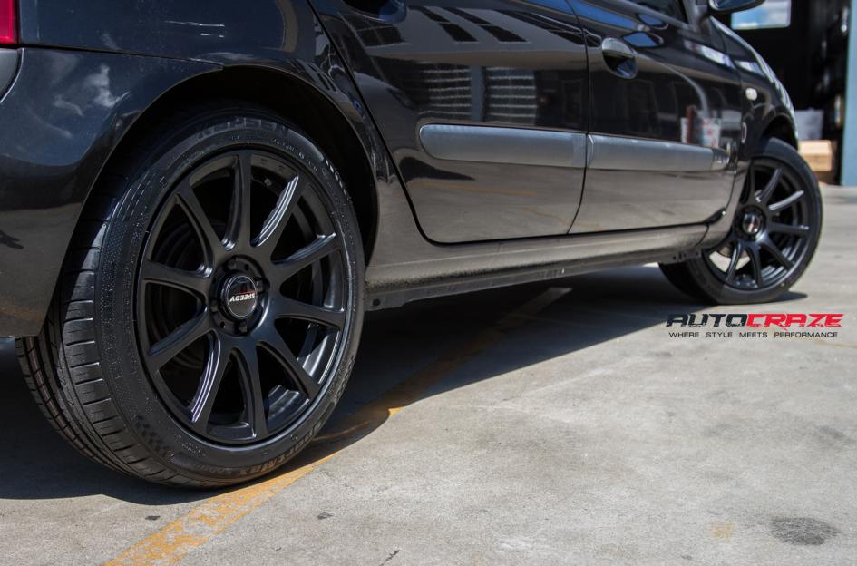RENAULT CLIO CARBINE SATIN BLACK